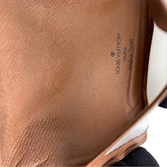 ❗️Sold❗️LOUIS VUITTON Monogram Canvas Bifold Card Case ID Case card holder - Picture 10 of 17